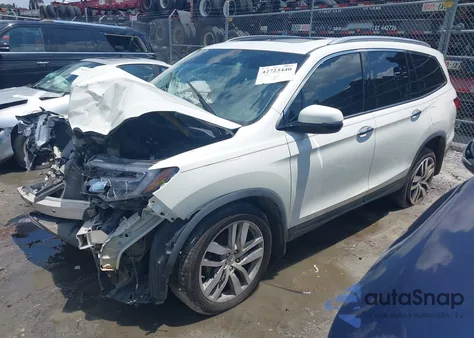 2017 Honda Pilot Touring z USA, uszkodzony, nr VIN 5FNYF5H91HB007795